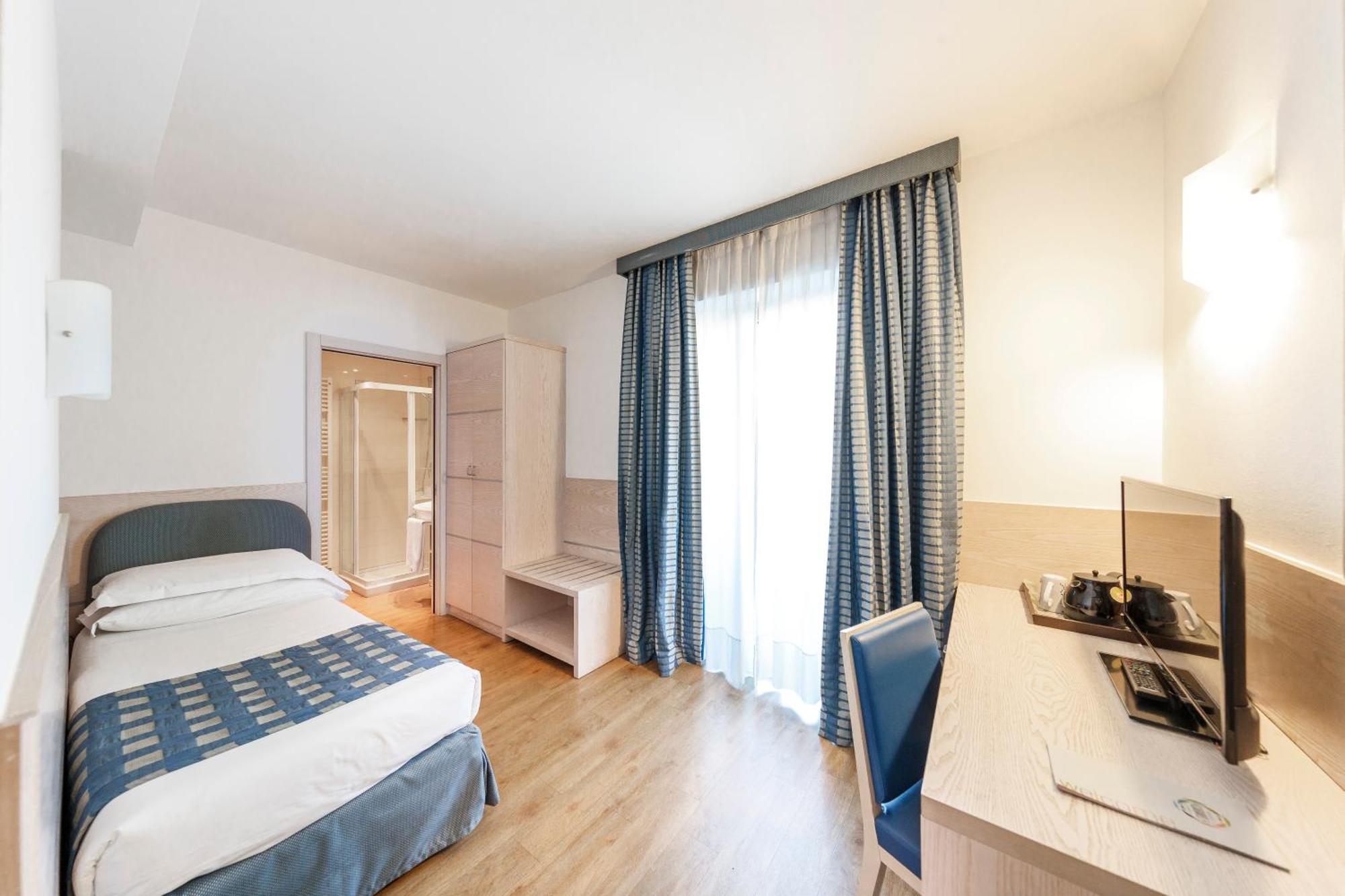 Caravel Bike Hotel Torbole Sul Garda Dış mekan fotoğraf