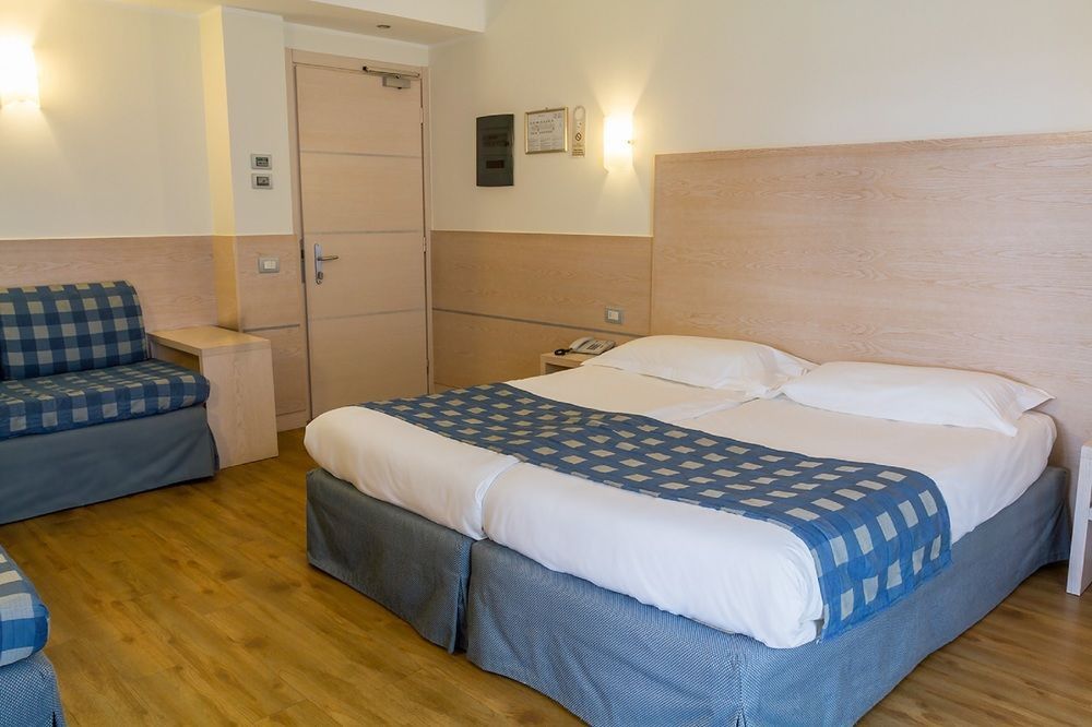 Caravel Bike Hotel Torbole Sul Garda Dış mekan fotoğraf